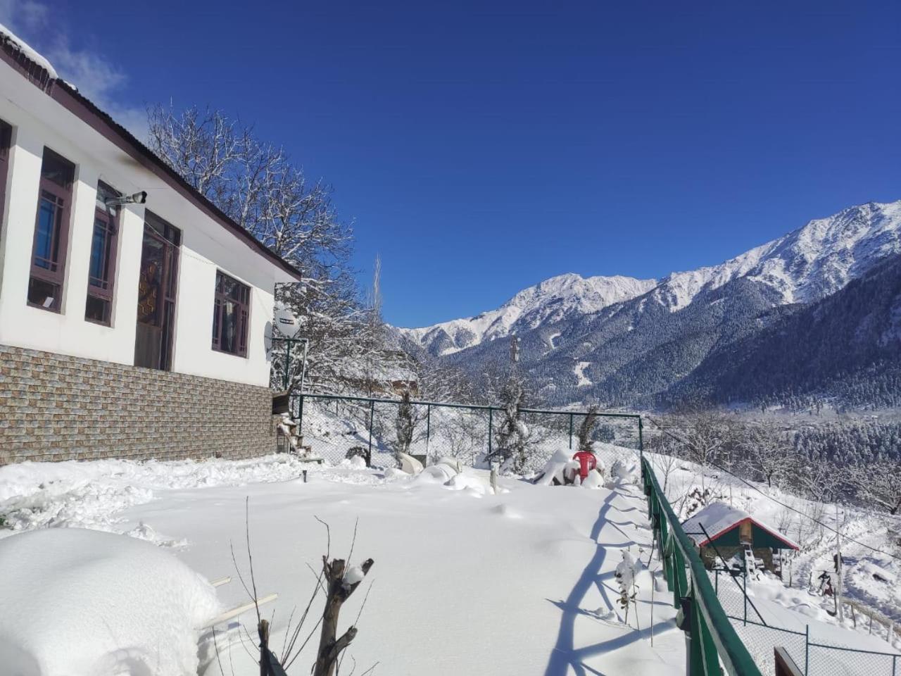 Cliff Cottage Pahalgam, Kashmir Batakut Extérieur photo