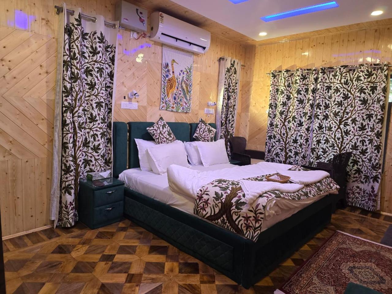 Cliff Cottage Pahalgam, Kashmir Batakut Extérieur photo